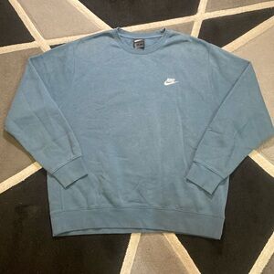 XL blue Nike sweatshirt.